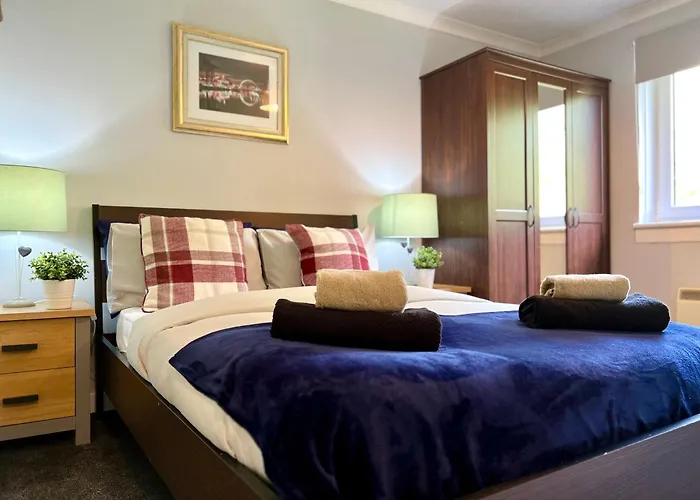 Spacious 2 Bed-Flat In Glasgow City - Free Parking