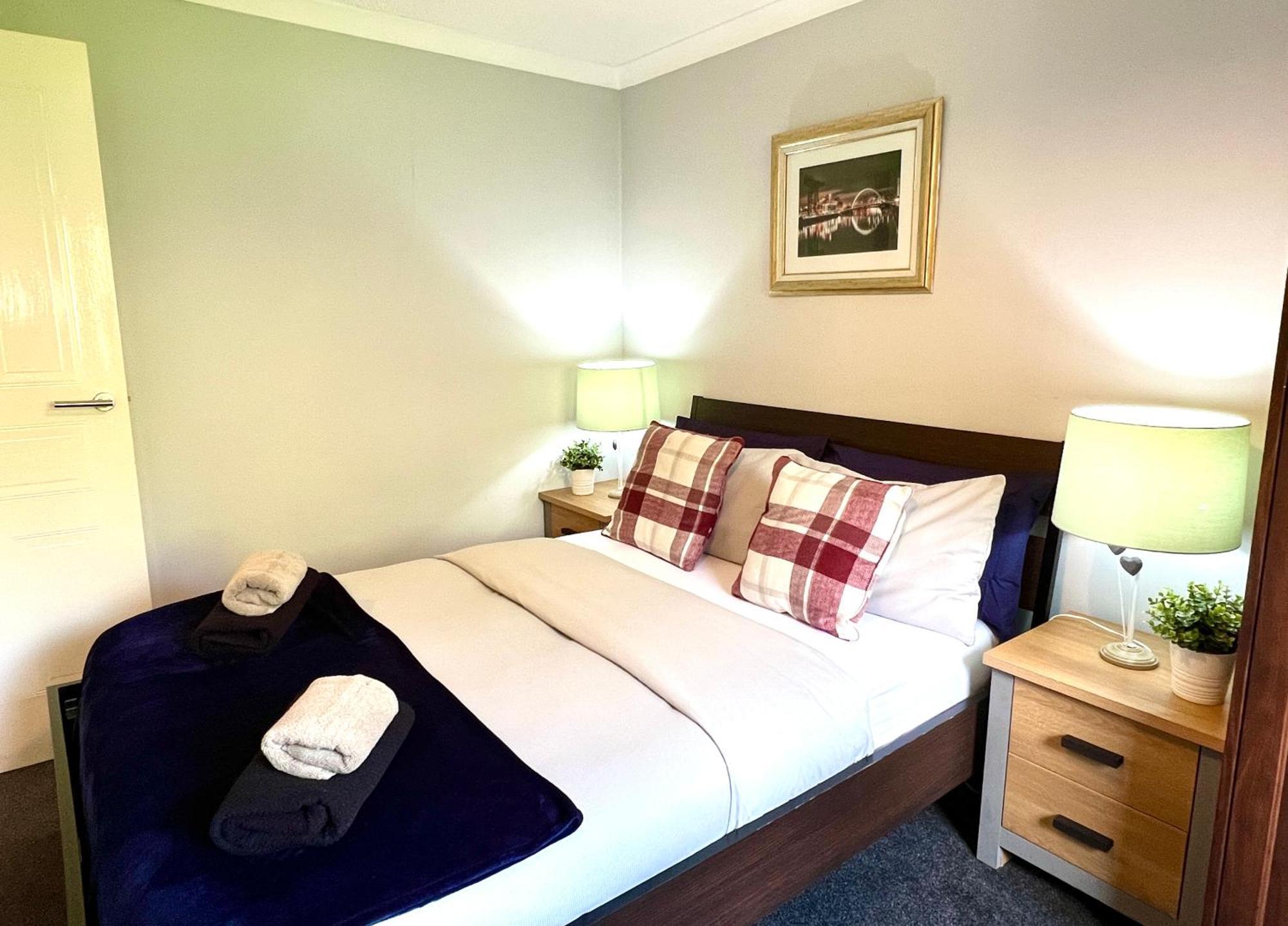 Spacious 2 Bed-flat In - Free Parking Apartamento