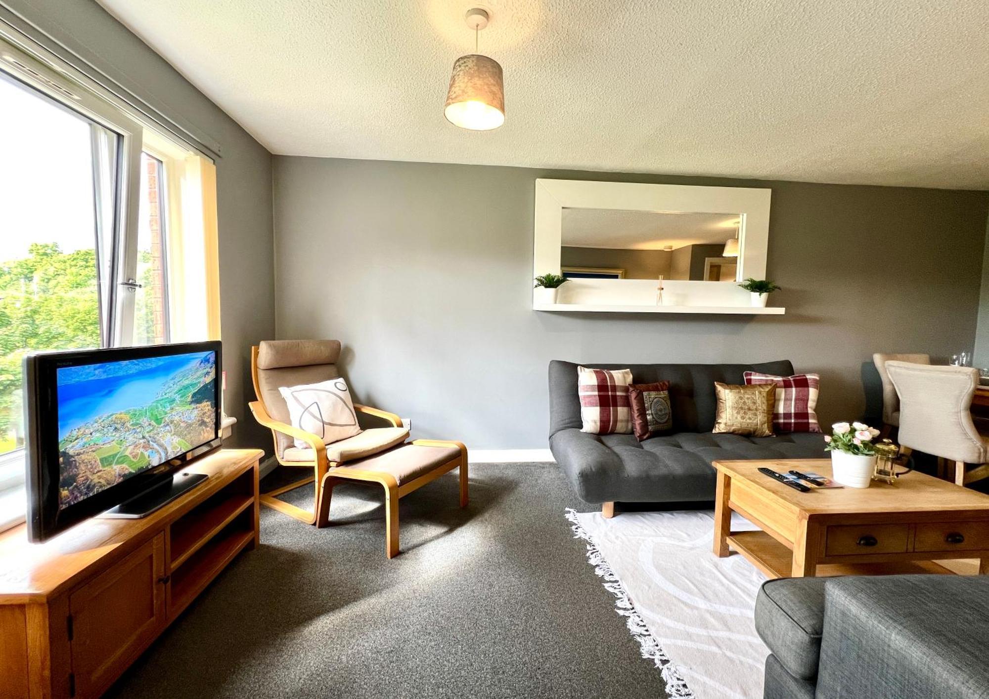 Apartamento Spacious 2 Bed-flat In - Free Parking